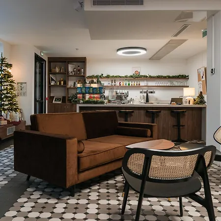 Beau M Hostel