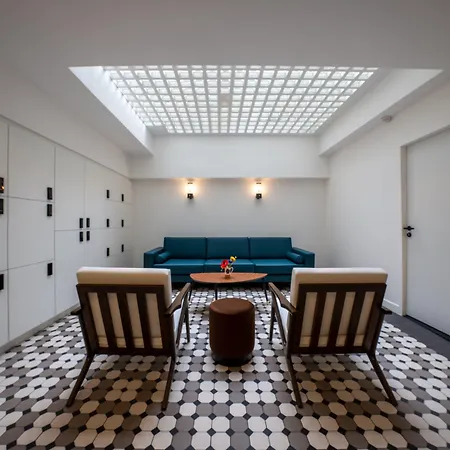 Beau M ホステル パリ