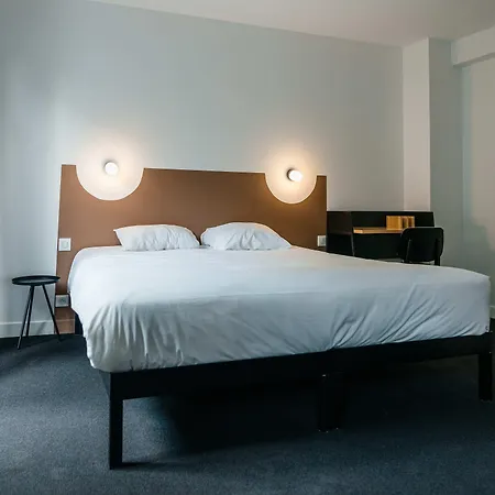 Beau M Hostel Paris