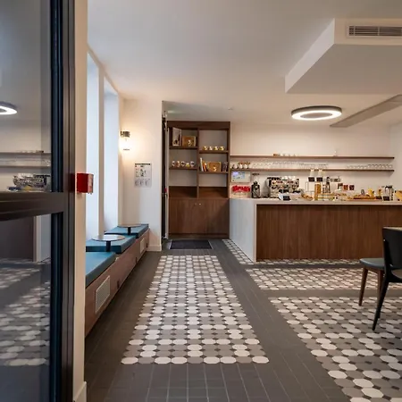 Albergue Beau M Paris