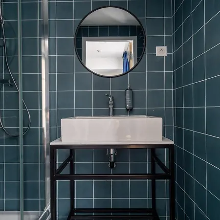 Beau M Albergue Paris